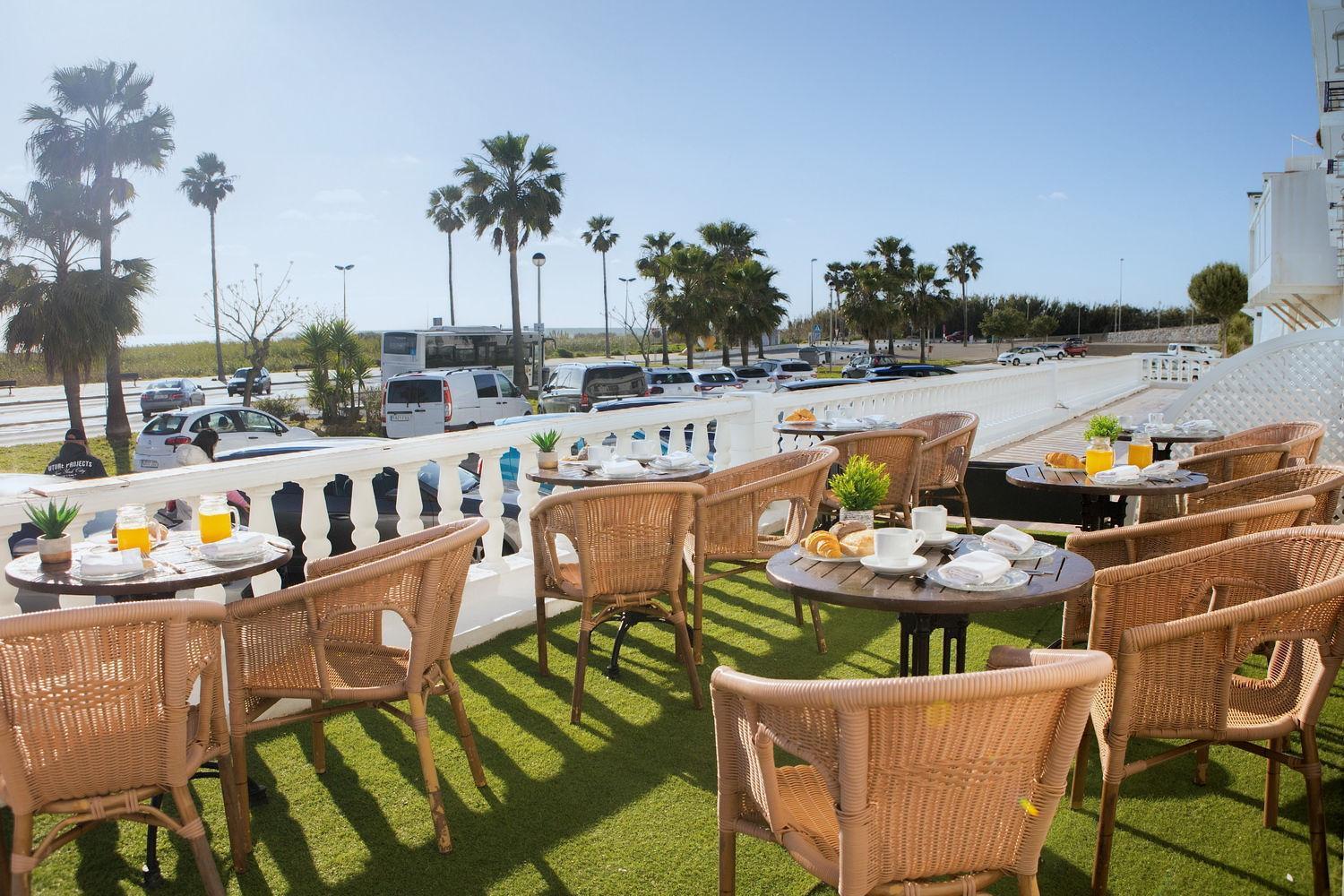 Hotel Playa Conil - Beachfront Studios & Suites Conil De La Frontera Exterior foto